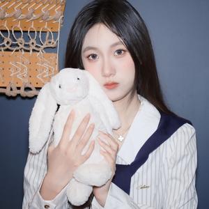 卢怡静